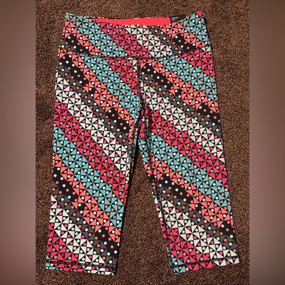 Victoria's Secret VSX Sport Knockout Crop Medium Rise, Geometric, Size Large (L)